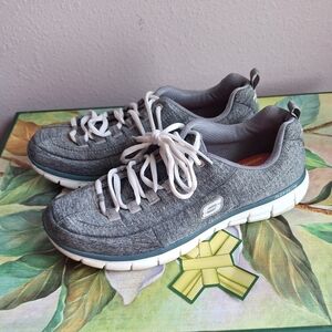 Skechers Gray and White Sneakers Sporty Design